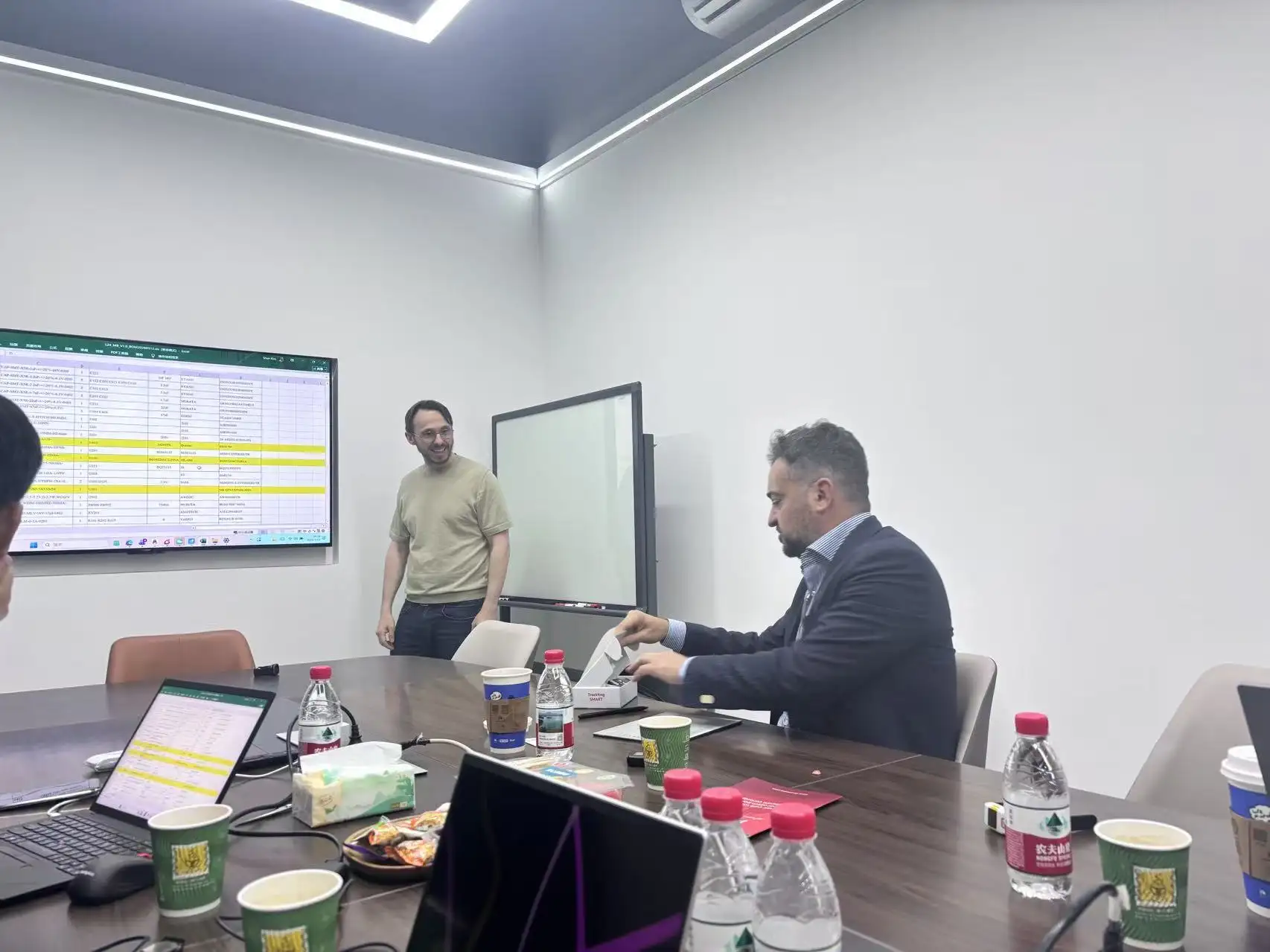 ODM smartwatch development meeting with Italian client at JiAI factory